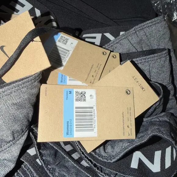 Nike Shorts Dri-FIT Attack, Womens Size M Training Running Short Grey 0191-0201 - Picture 3 of 3